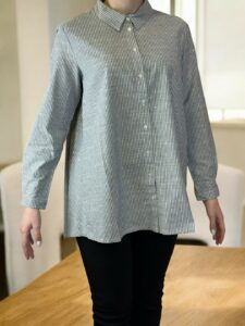 Γυναικείο πουκάμισο με ιδιαίτερο σχέδιο πίσω