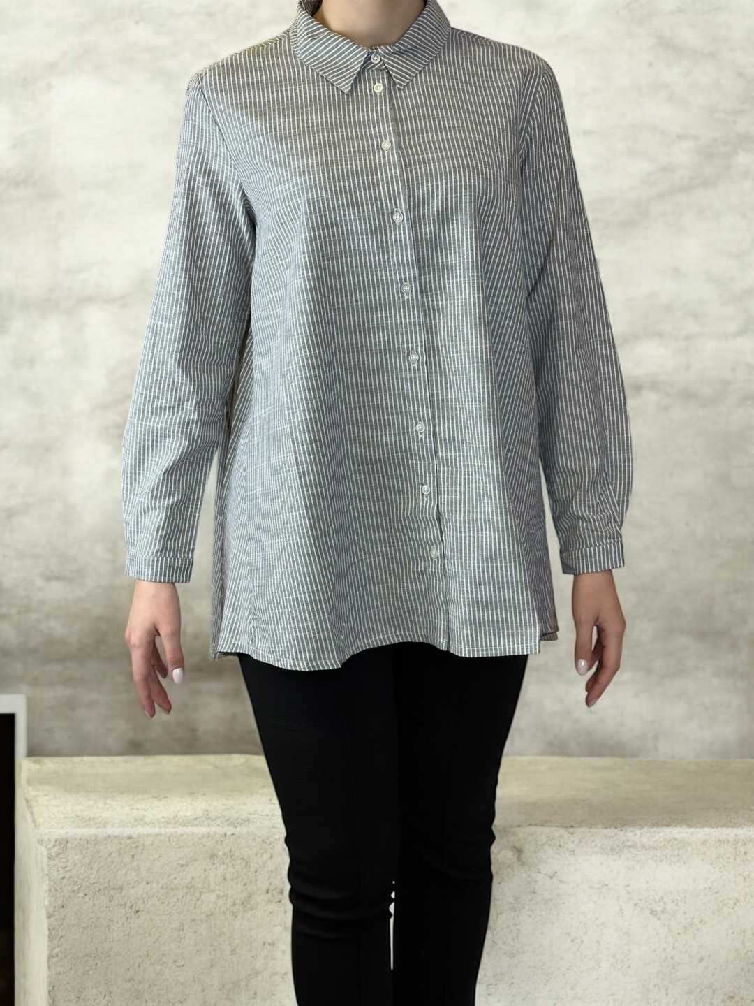 Γυναικείο πουκάμισο με ιδιαίτερο σχέδιο πίσω