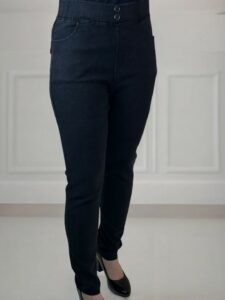 Το soft denim παντελόνι που θα φορέσεις παντού