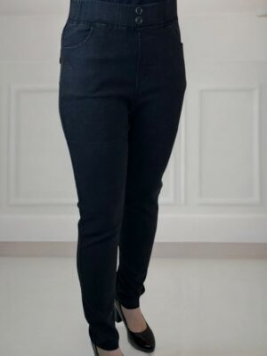 Το soft denim παντελόνι που θα φορέσεις παντού