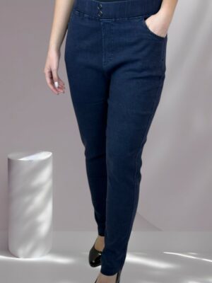 Το soft denim παντελόνι που θα φορέσεις παντού