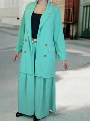 Μοντέρνο κοστούμι με άνετο φαρδύ παντελόνι