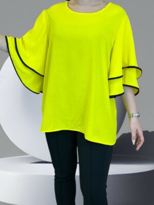 Η μπλούζα με τα μανίκια που κλέβουν την παράσταση