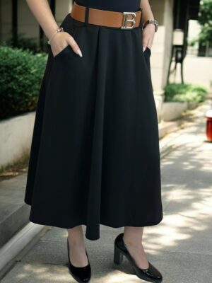 Η κλος φούστα που κολακεύει τη σιλουέτα