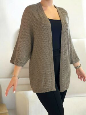 Η πορτοκαλί πλεκτή ζακέτα που φωτίζει το look