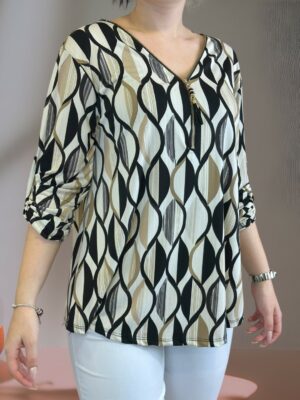 Η μπλούζα με zip που απογειώνει το look