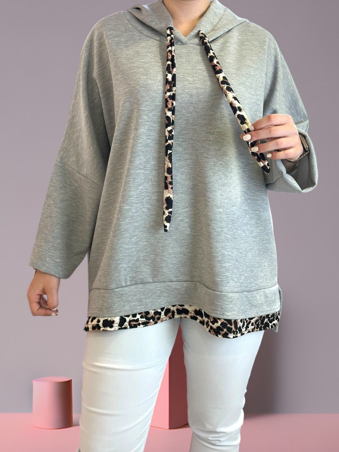 Το φούτερ με leopard πινελιά που ξεχωρίζει