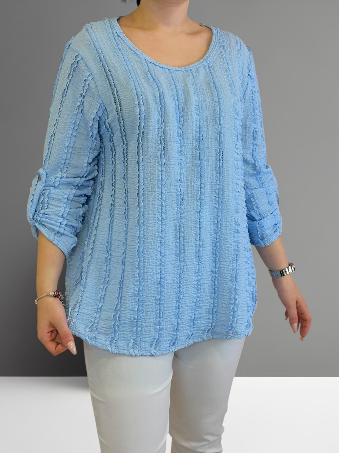 Must-have μπλούζα με textured λεπτομέρεια