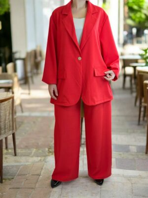 Κομψό κοστούμι με υφή κουστουμιού