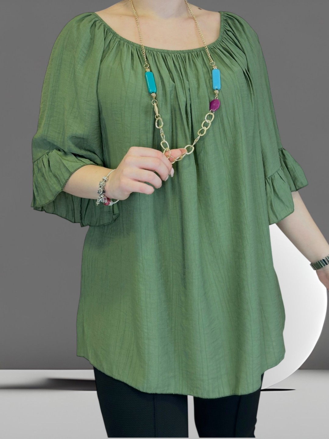 Elegant μπλούζα με βολάν λεπτομέρεια