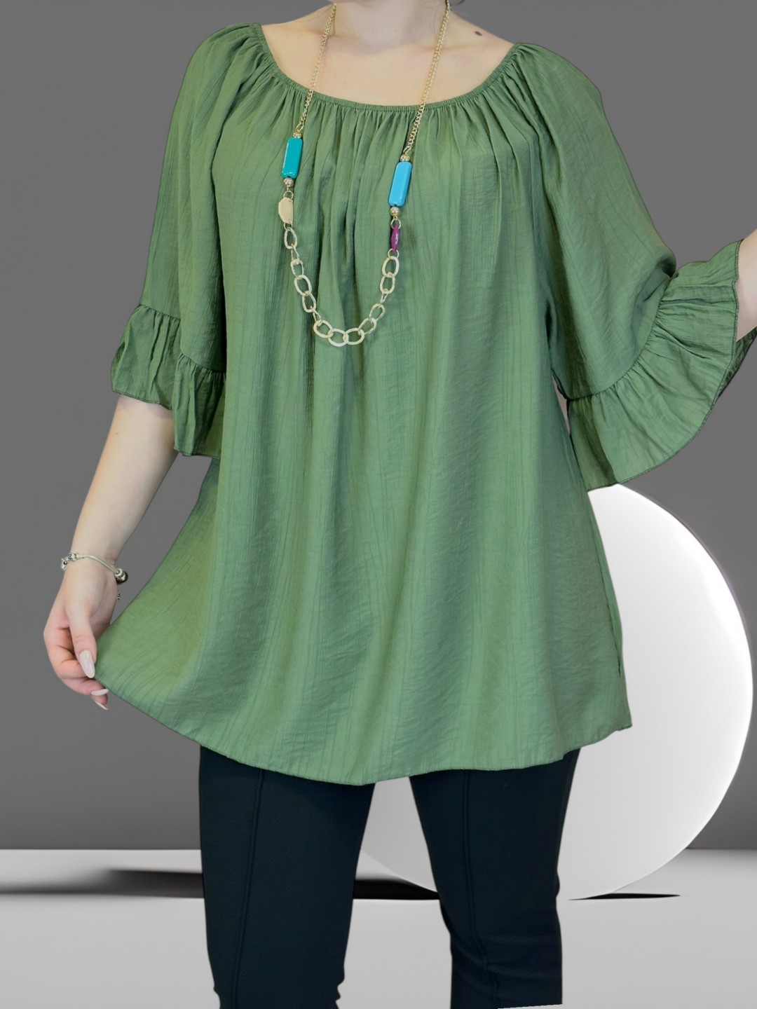 Elegant μπλούζα με βολάν λεπτομέρεια