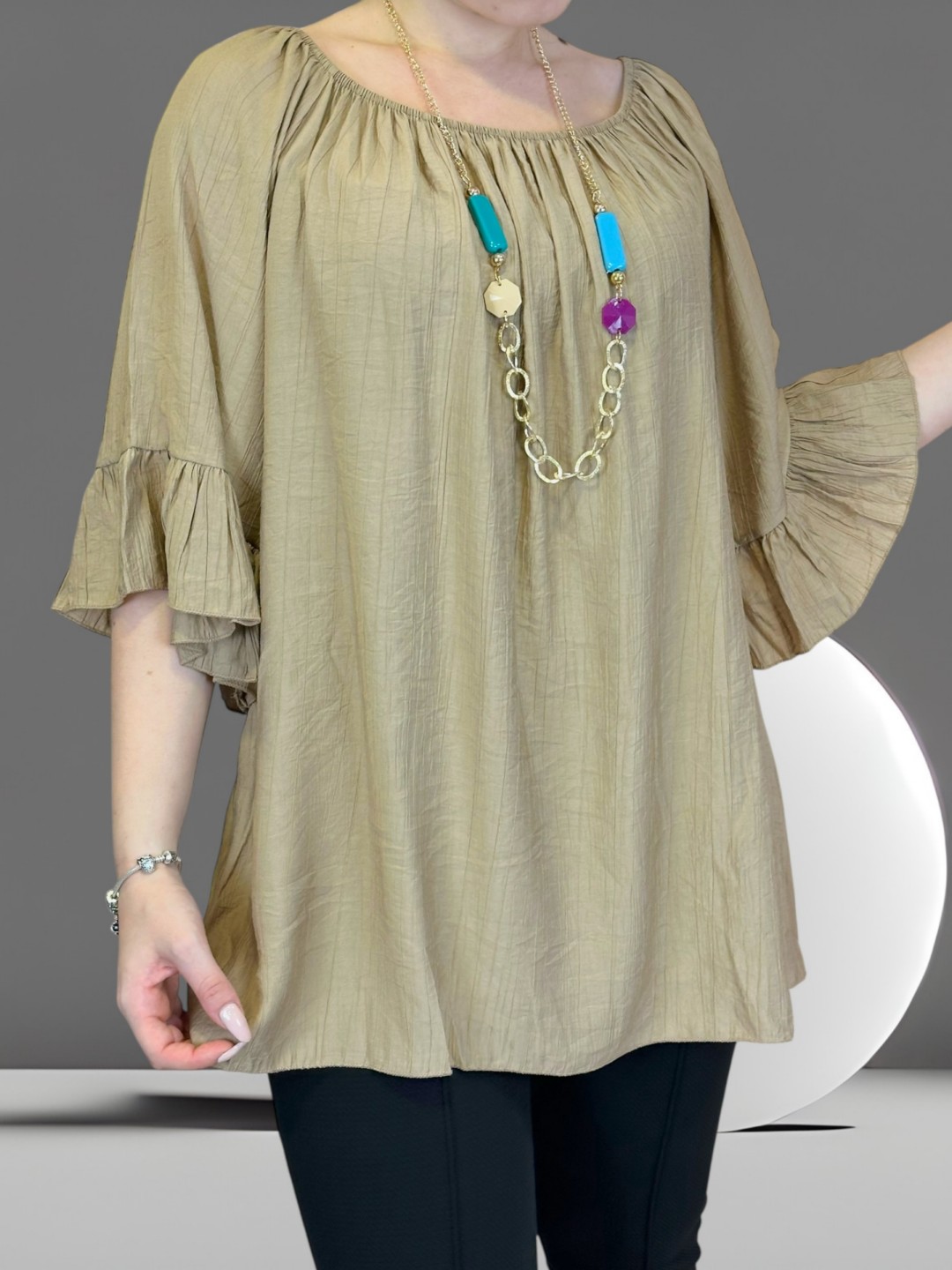 Elegant μπλούζα με βολάν λεπτομέρεια