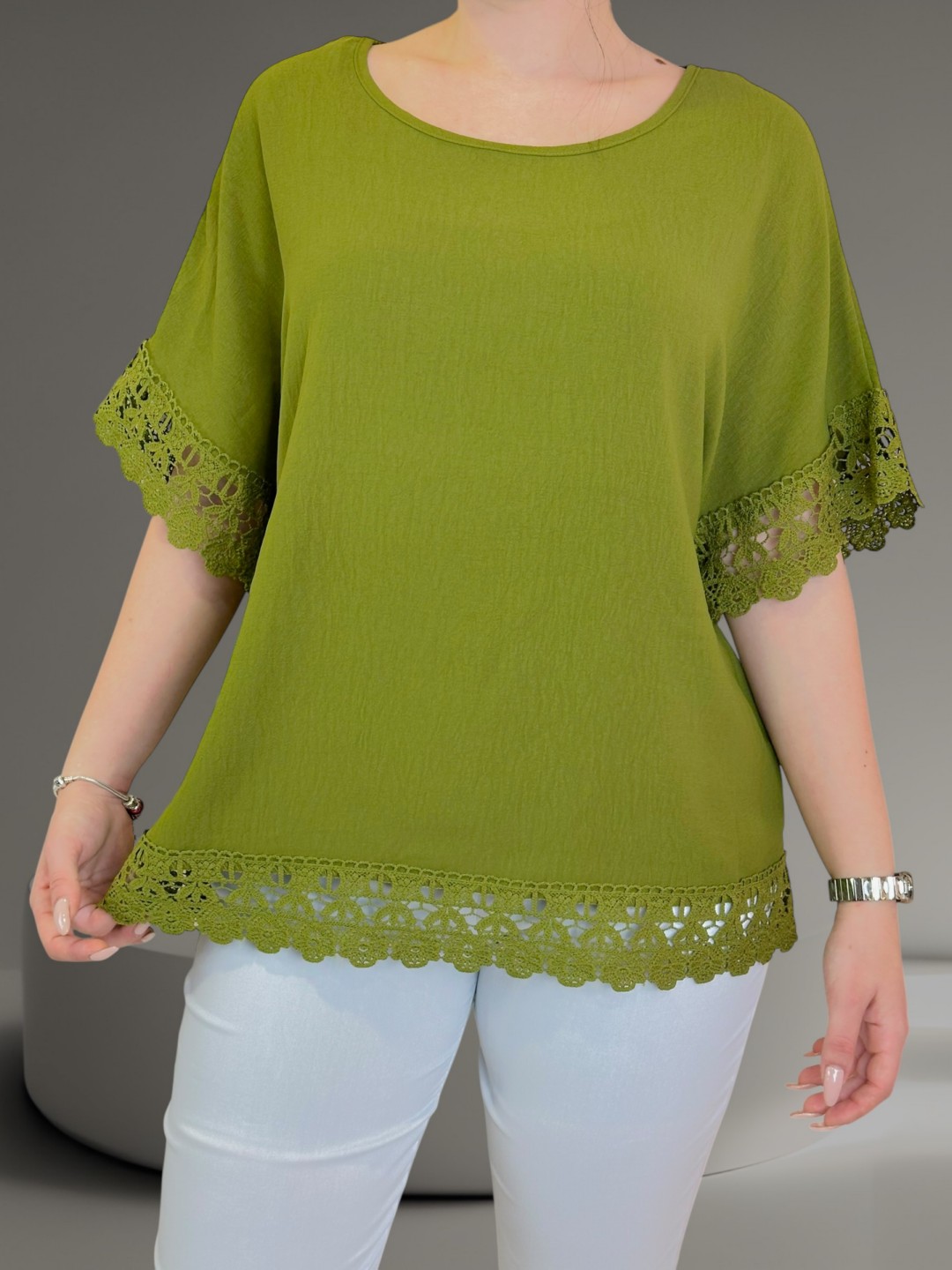 Μπλούζα με ρομαντική κομψότητα