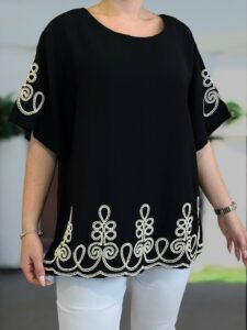Μπλούζα με ιδιαίτερο κεντημένο σχέδιο