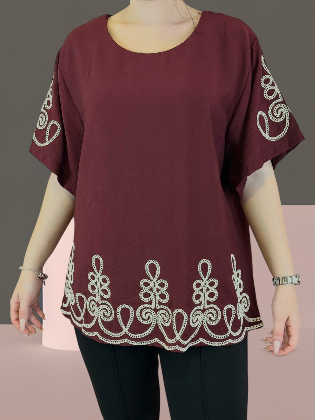 Μπλούζα με ιδιαίτερο κεντημένο σχέδιο