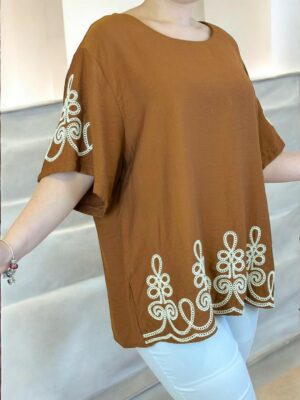 Μπλούζα με ιδιαίτερο κεντημένο σχέδιο