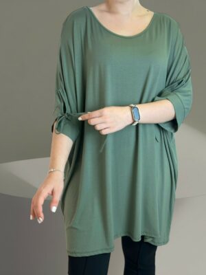 Μαύρη μπλούζα με ιδιαίτερη λεπτομέρεια δεσίματος