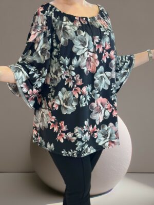 Μπλούζα με θηλυκή γραμμή ώμων