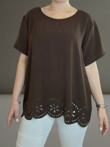 Μπλούζα με ιδιαίτερο τελείωμα