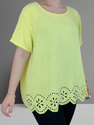 Μπλούζα με ιδιαίτερο τελείωμα