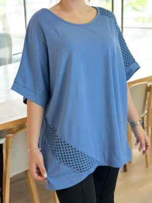 Κομψή μπλούζα με διαφάνεια στα μανίκια και στο πλάι