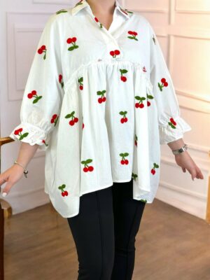 Ρομαντικό πουκάμισο με βολάν και κεντητό σχέδιο