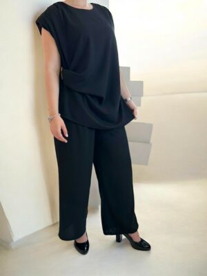 Γυναικείο σετ σε κρεπ ελαστικό με πλαϊνή λεπτομέρεια