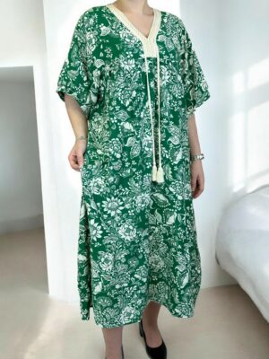 Αέρινο μάξι φόρεμα με φουντίτσες