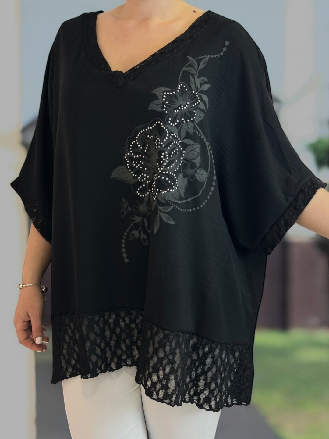 Delicate μπλούζα με floral μοτίβο και lace τελείωμα