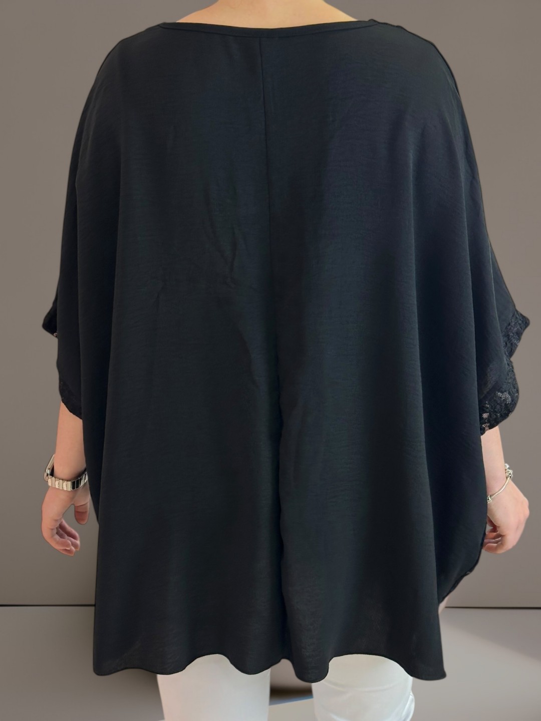 Delicate μπλούζα με floral μοτίβο και lace τελείωμα