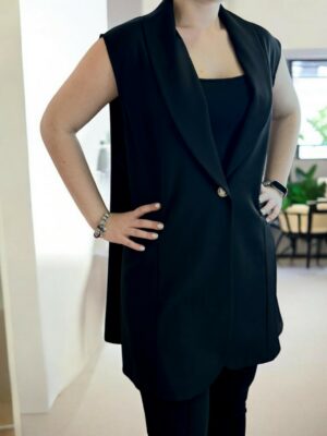 Το γιλέκο που κολακεύει τις καμπύλες