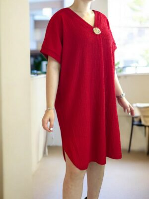 Φόρεμα με εντυπωσιακή χρυσή λεπτομέρεια