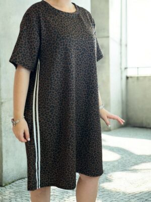 Το λεοπάρ φόρεμα που ξεχωρίζει με ρίγα