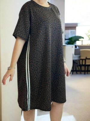 Το λεοπάρ φόρεμα που ξεχωρίζει με ρίγα