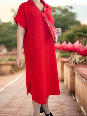 Γυναικείο φόρεμα με διακοσμητικό φουλάρι