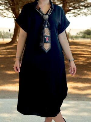 Γυναικείο φόρεμα με διακοσμητικό φουλάρι