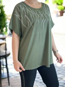 Το top που τραβάει όλα τα βλέμματα