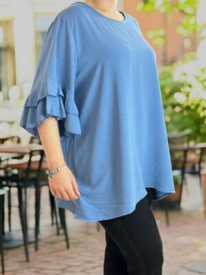 Κομψή μπλούζα με βολάν μανίκια