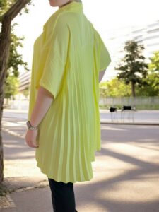 Fashion πουκάμισο με δυναμική πλισέ πλάτη