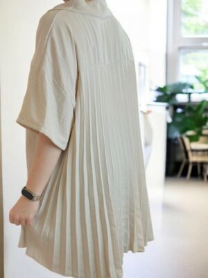 Fashion πουκάμισο με δυναμική πλισέ πλάτη