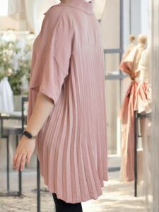 Fashion πουκάμισο με δυναμική πλισέ πλάτη