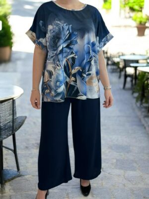 Αέρινο σετ με λουλουδάτο σχέδιο και στρογγυλή λαιμόκοψη