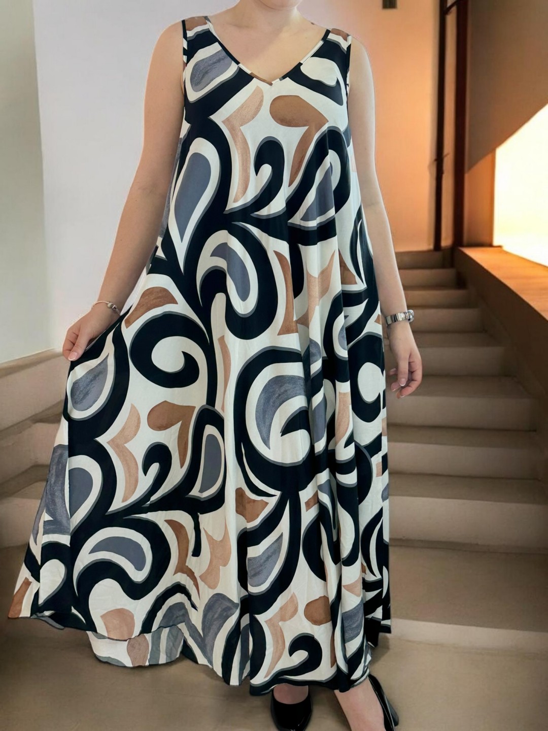 Elegant αμάνικο φόρεμα με μοναδικό μοτίβο