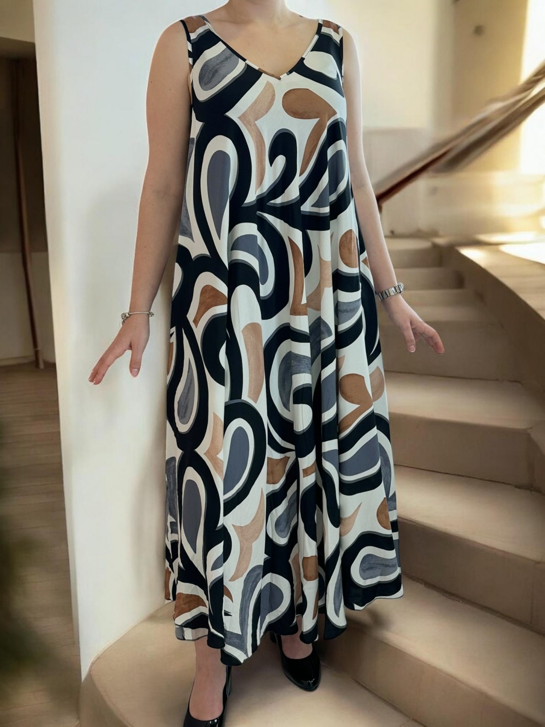 Elegant αμάνικο φόρεμα με μοναδικό μοτίβο