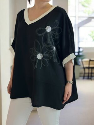 Μπλούζα με ιδιαίτερη floral λεπτομέρεια