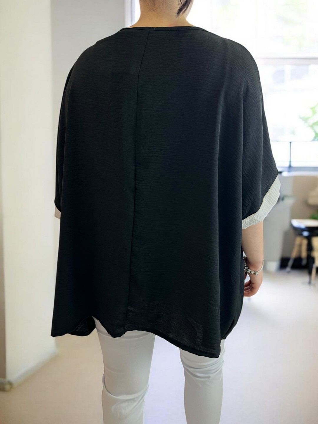 Μπλούζα με ιδιαίτερη floral λεπτομέρεια