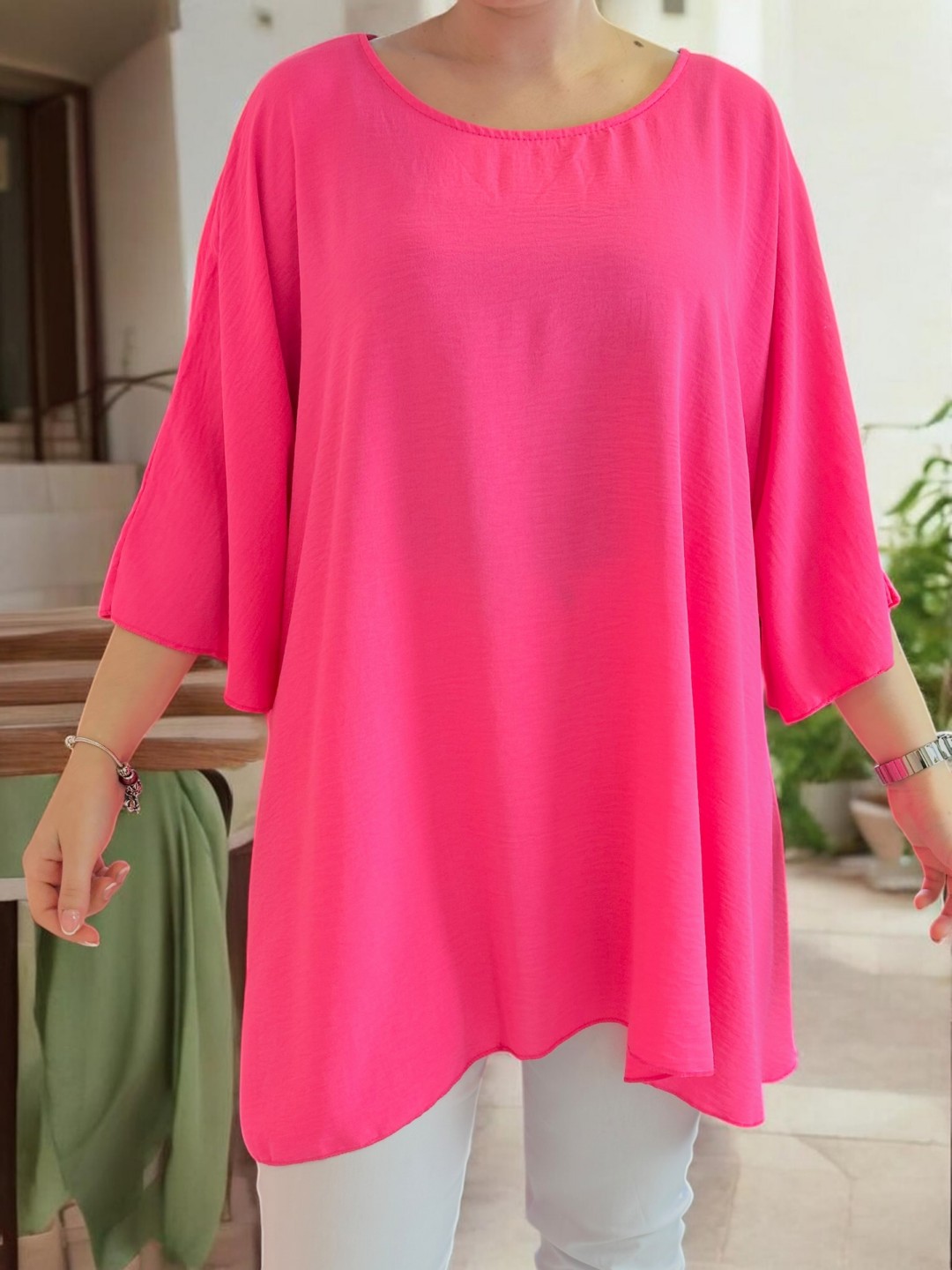 Γυναικεία μπλούζα με ελαφρώς καμπάνα μανίκια