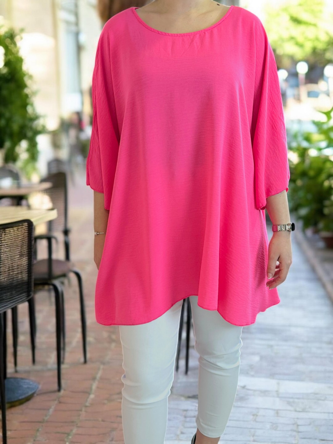 Γυναικεία μπλούζα με ελαφρώς καμπάνα μανίκια