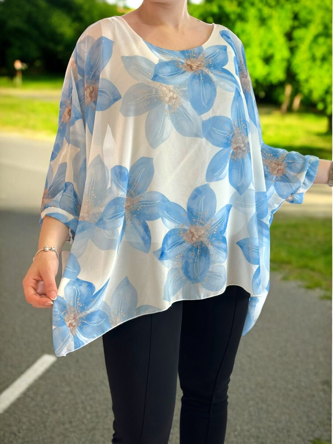 Αέρινη μπλούζα μουσελίνα με λουλουδάτο σχέδιο