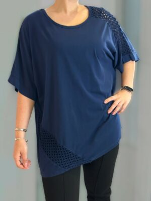 Κομψή μπλούζα με διαφάνεια στα μανίκια και στο πλάι